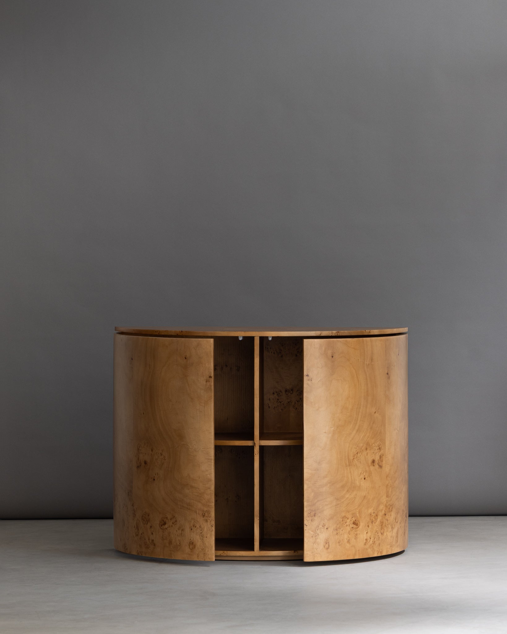 Arc Console – Contemporary Spaces